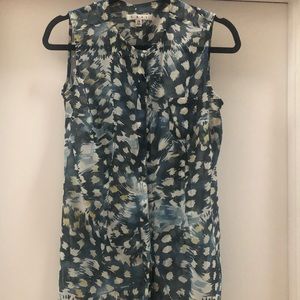 Blue print sleeveless CAbi Blouse